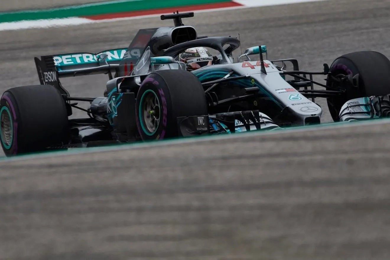 Mercedes cambia la bomba de agua en los monoplazas de Hamilton y Bottas