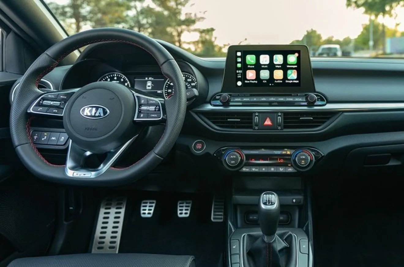 Kia Forte GT 2019 - interior