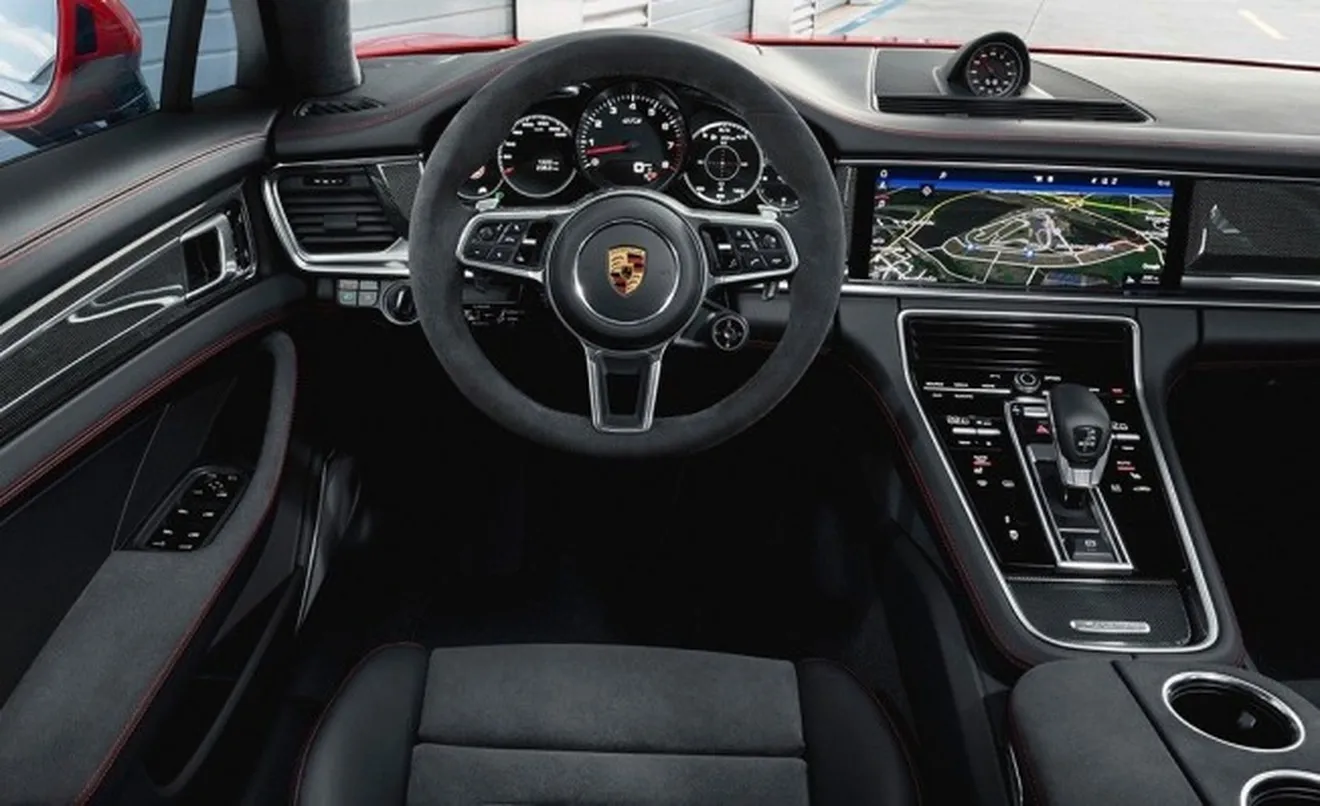 Porsche Panamera GTS 2019 - interior