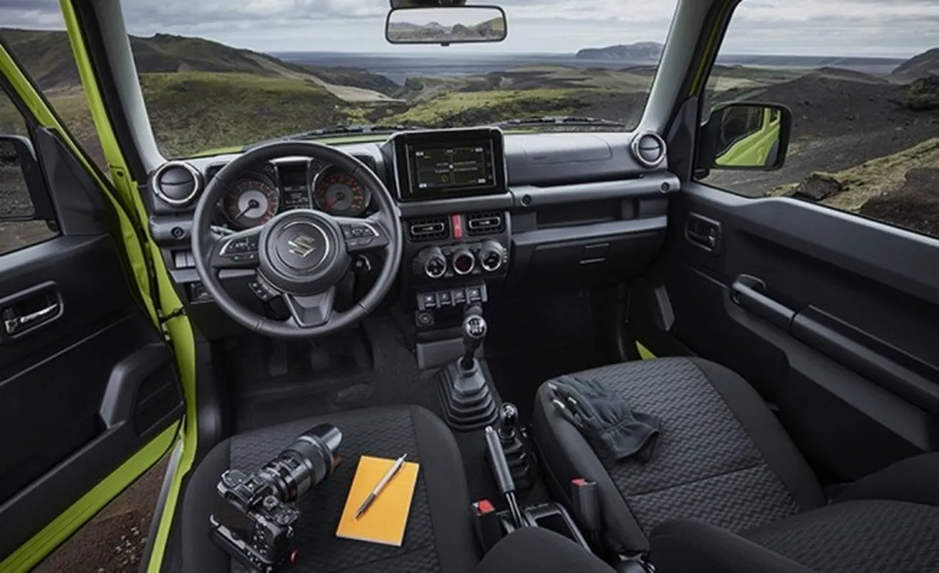 Suzuki Jimny 2019 - interior