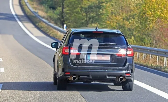 Subaru Levorg 2020 - foto espía posterior