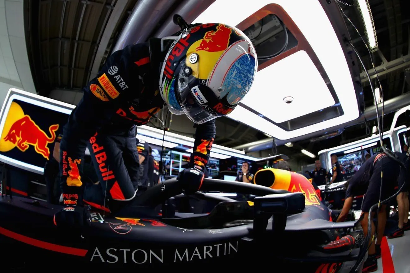 Ricciardo: Verstappen no me gana porque le eche más "pelotas"