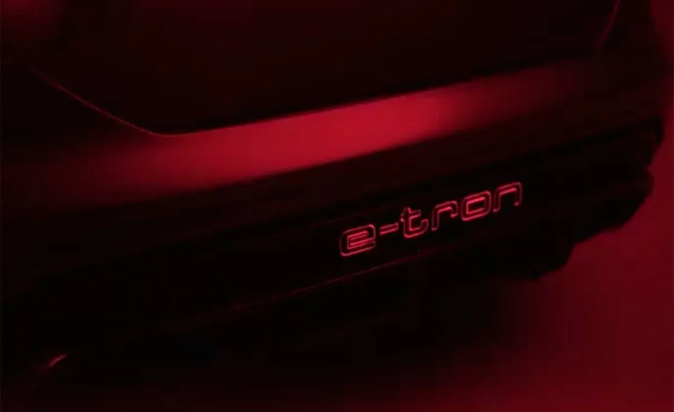 El Audi e-tron GT Concept se insinúa en este adelanto previo a su debut