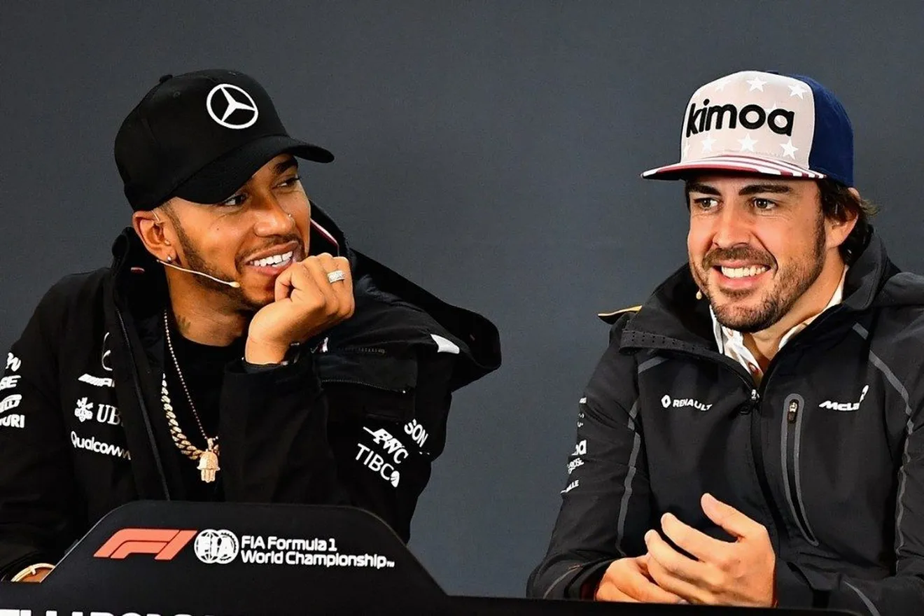 Hamilton se deshace en halagos hacia Alonso: "Es parte del motivo por el que estoy aquí"