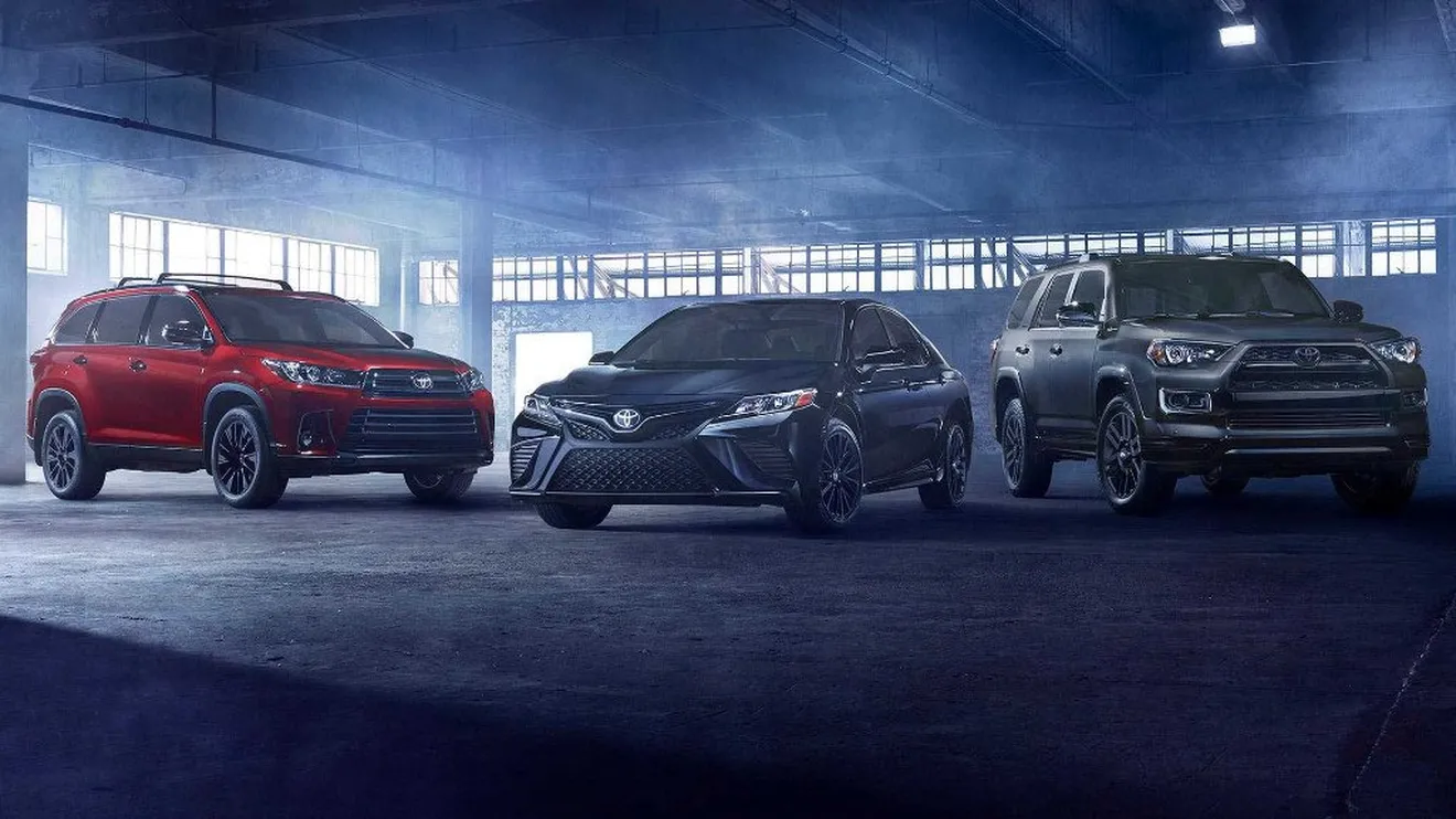 Toyota presenta los nuevos Camry y Highlander Nightshade Edition