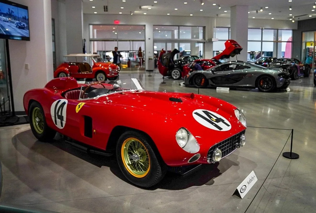 El último de los Ferrari 290 MM lideró las subastas del Petersen Museum