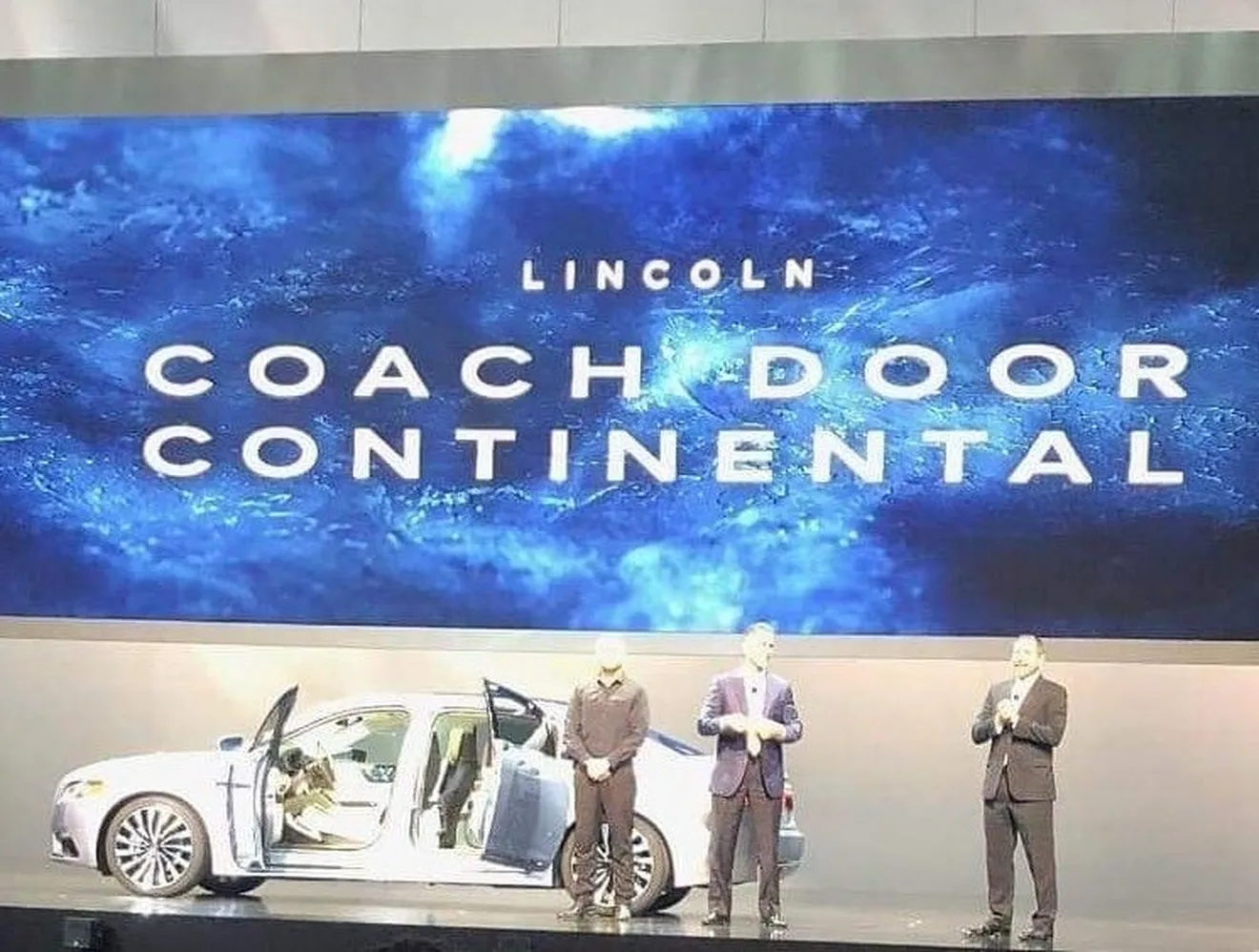 Filtrado el nuevo Lincoln Continental Coach Door de puertas suicidas