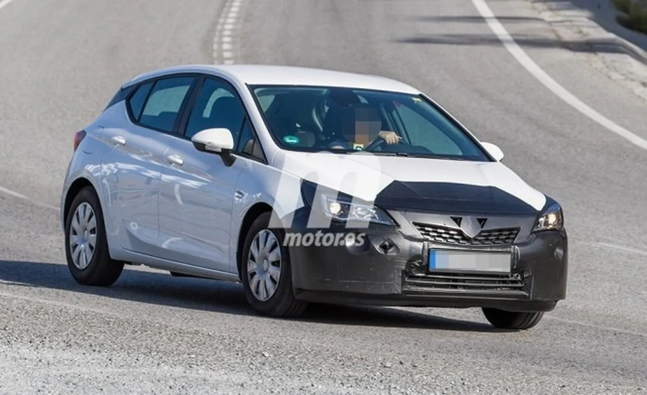 Opel Astra 2019 - foto espía