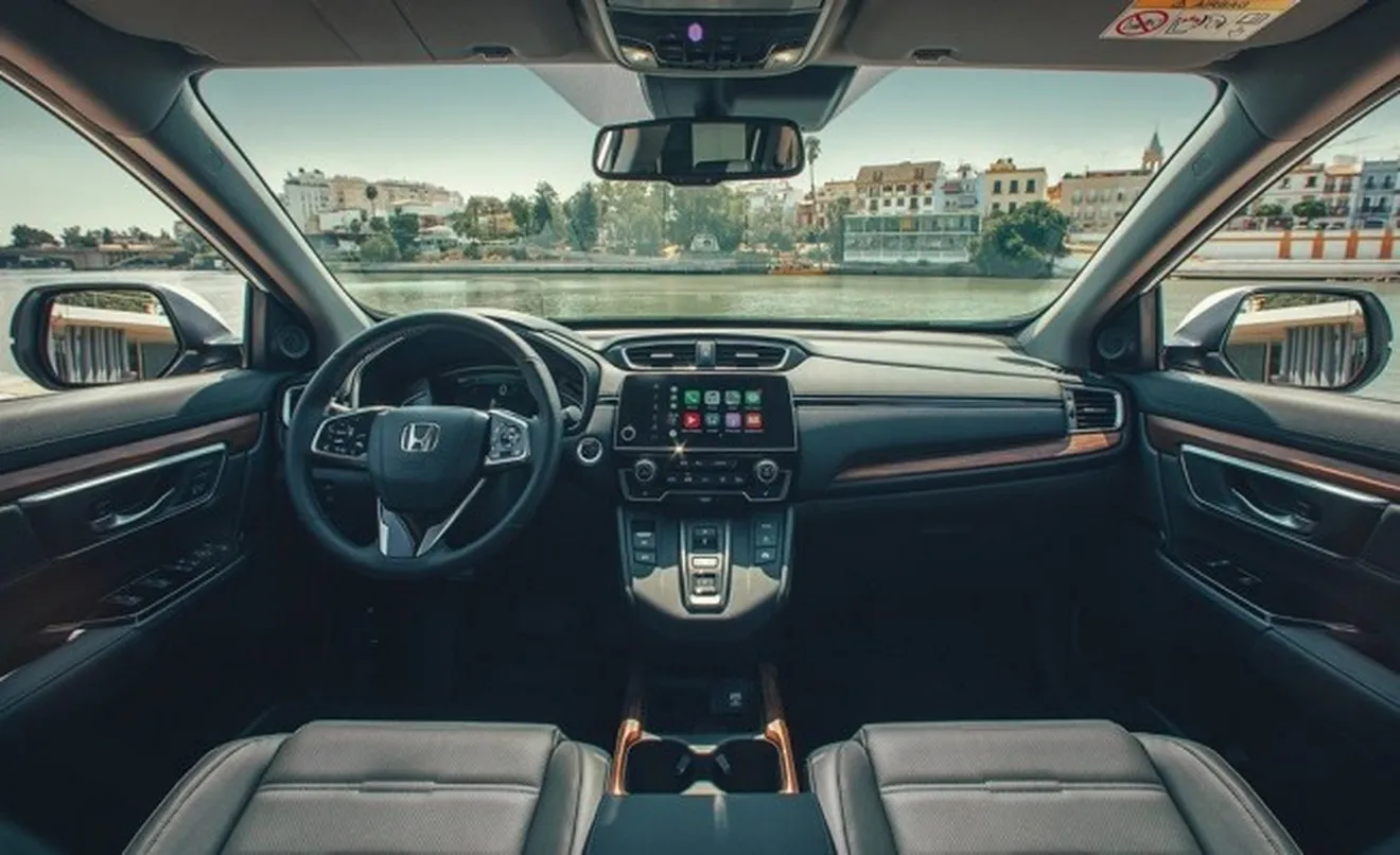 Honda CR-V Hybrid - interior