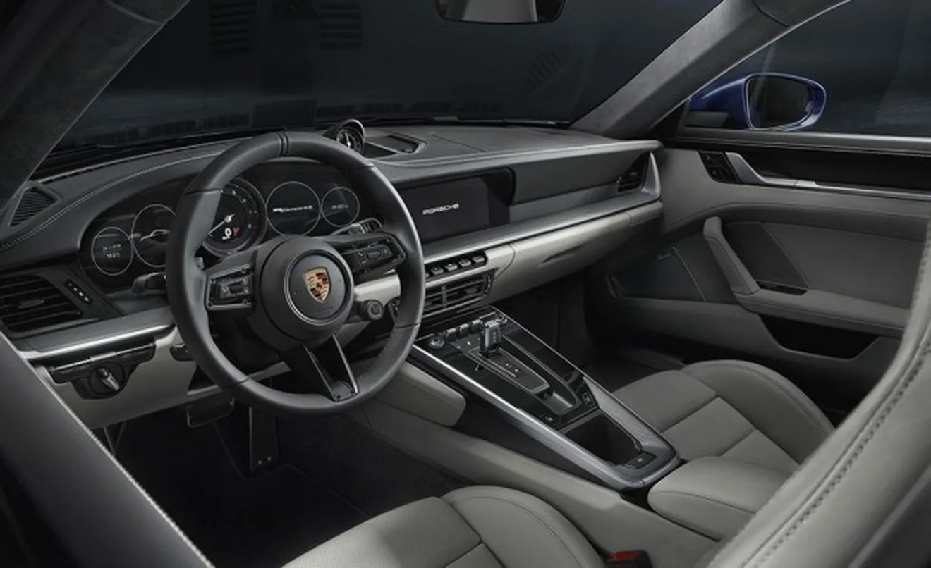 Porsche 911 2019 - interior