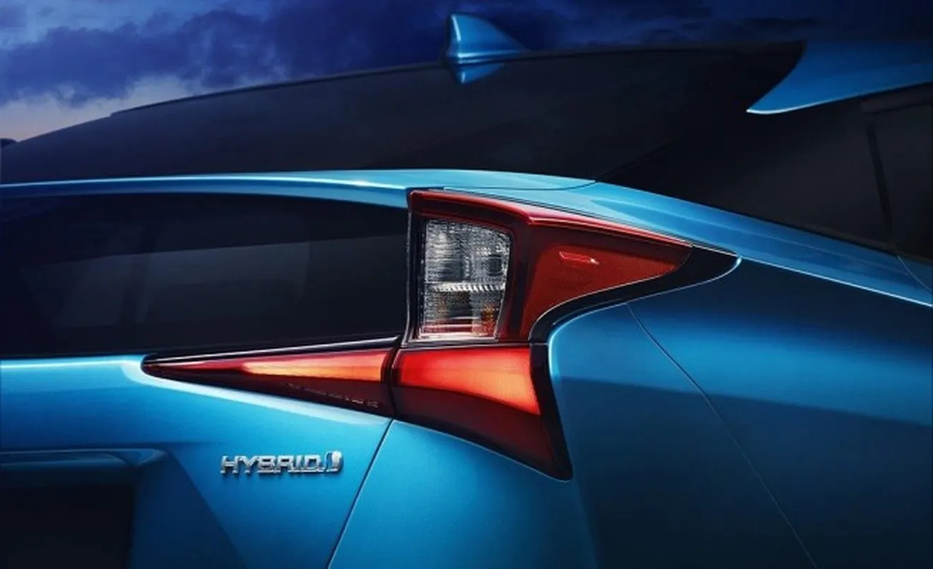 Toyota Prius 2019 - luces traseras