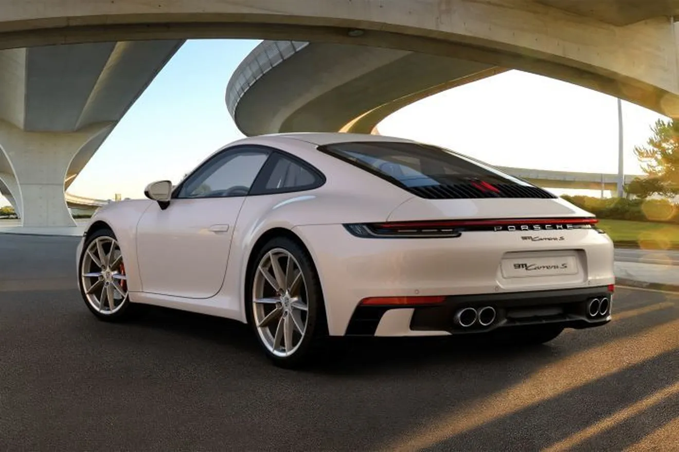 Echa un vistazo a la imagen del nuevo Porsche 911 con el paquete SportDesign