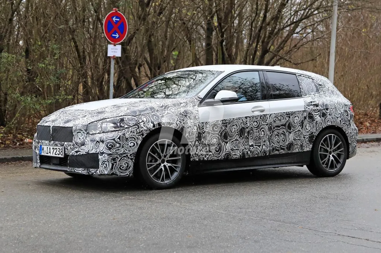 El nuevo BMW Serie 1 nos muestra sus ópticas y llantas definitivas
