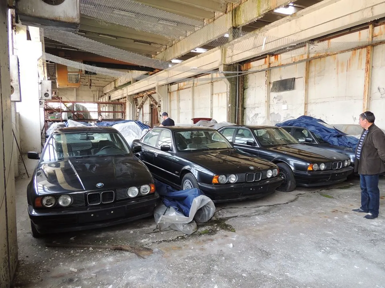 Los 11 BMW Serie 5 E34 abandonados en Bulgaria eran españoles