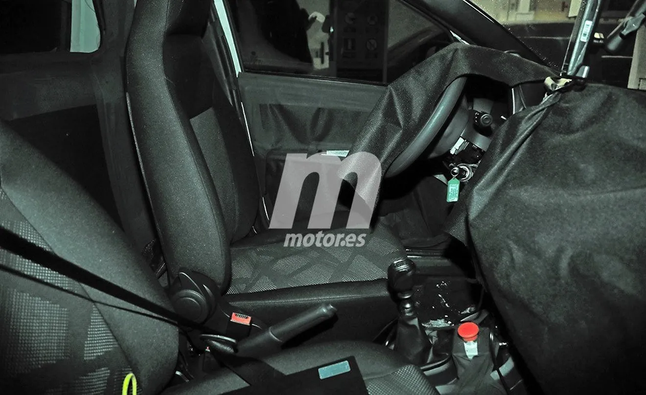 Un vistazo al interior del nuevo pick-up de Fiat basado en el Mobi