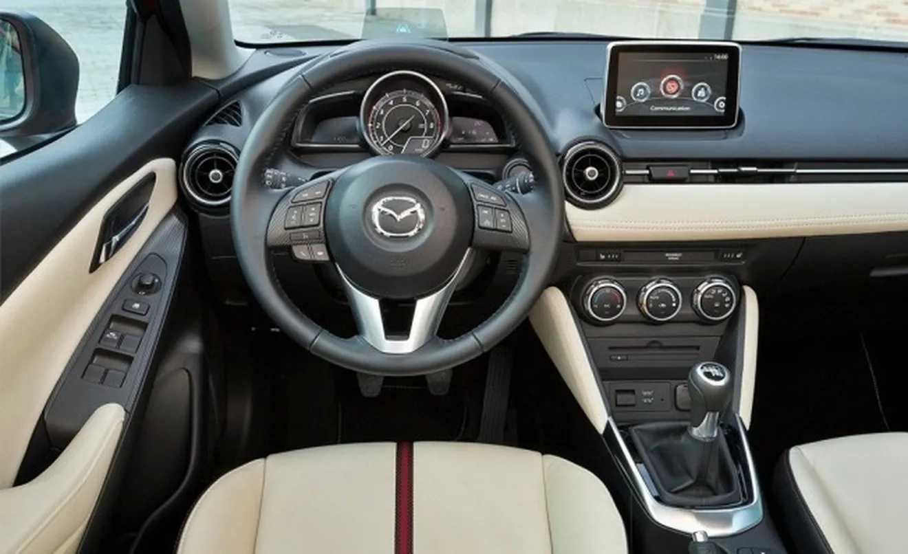 Mazda2 - interior