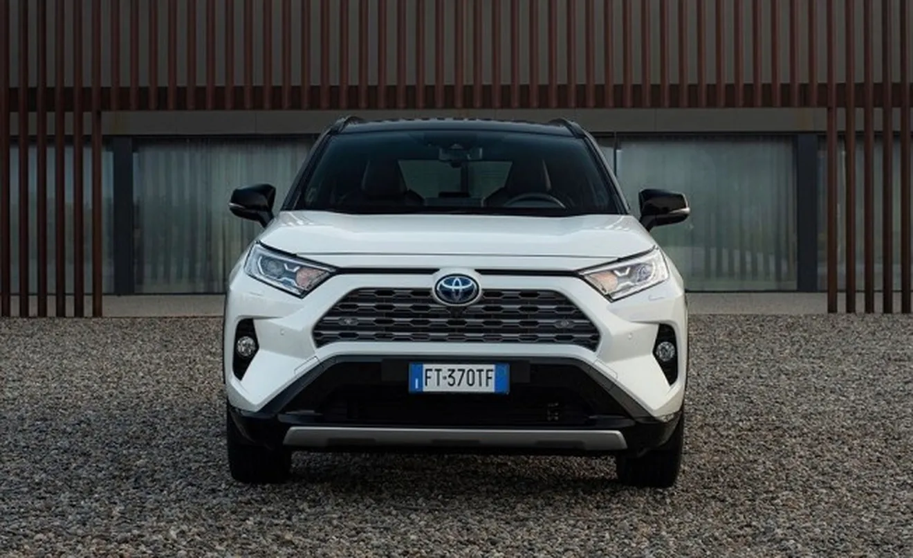 Toyota RAV4 Hybrid 2019 - frontal
