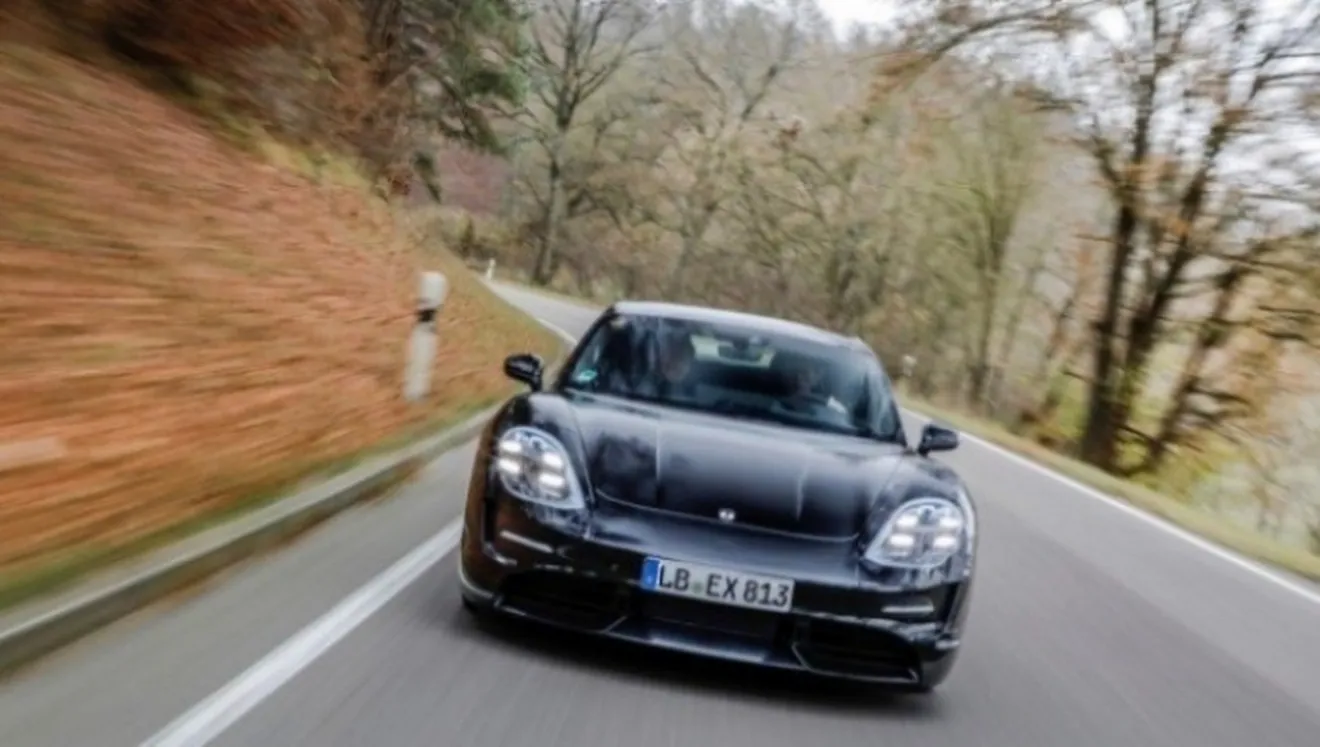 Los usuarios del Porsche Taycan tendrán 3 años de recargas gratuitas