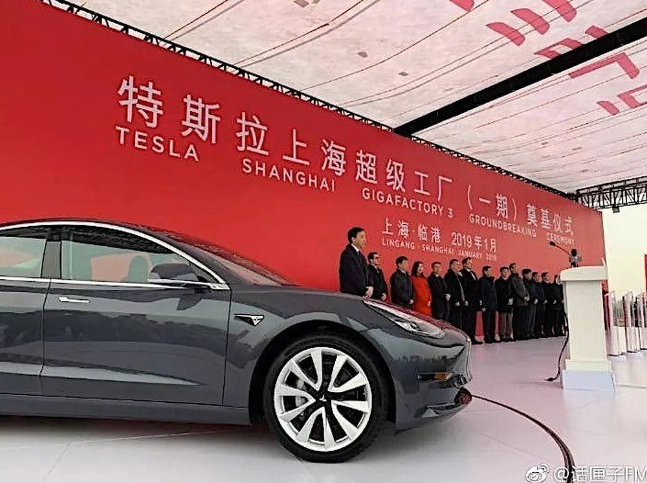 Elon Musk inaugura la construcción de la factoría de Tesla en China