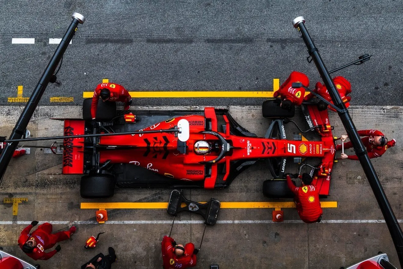 En Mercedes y en Red Bull tienen claro quién es el coco de 2019: Ferrari