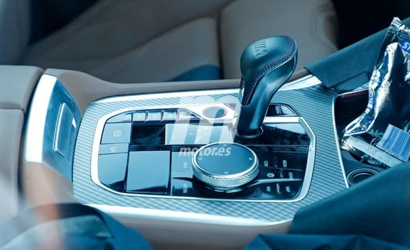 BMW X6 M 2020 - foto espía interior