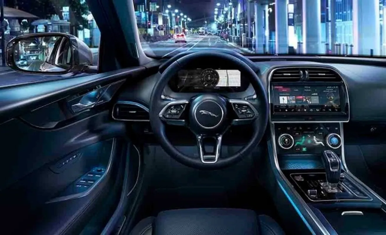 Jaguar XE 2019 - interior