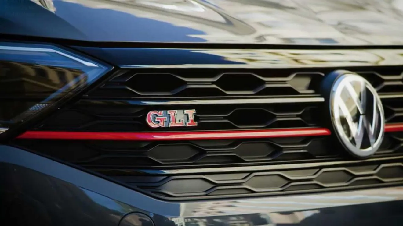 Volkswagen desvela el frontal del nuevo Jetta GLI antes de Chicago 2019