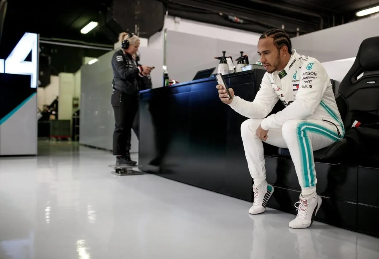 Hamilton acusa a Pirelli de no usar los neumáticos anti-blistering, Isola responde
