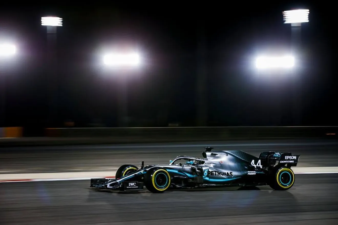 Hamilton se encuentra con la victoria en Bahréin gracias a la rotura de Leclerc