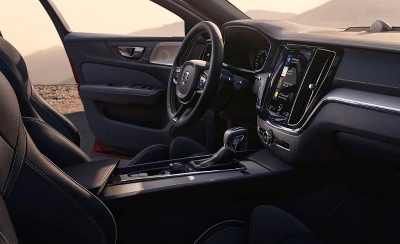 Volvo S60 2019 - interior