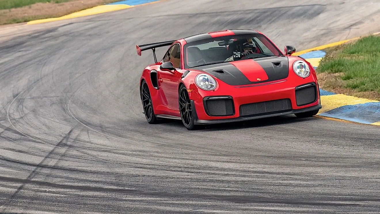 Porsche bate el récord de vuelta no una, sino 2 veces en Road Atlanta