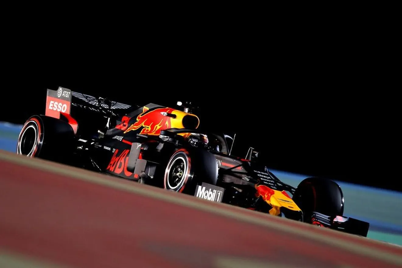 Red Bull padece pérdidas de potencia y sufre con el neumático blando