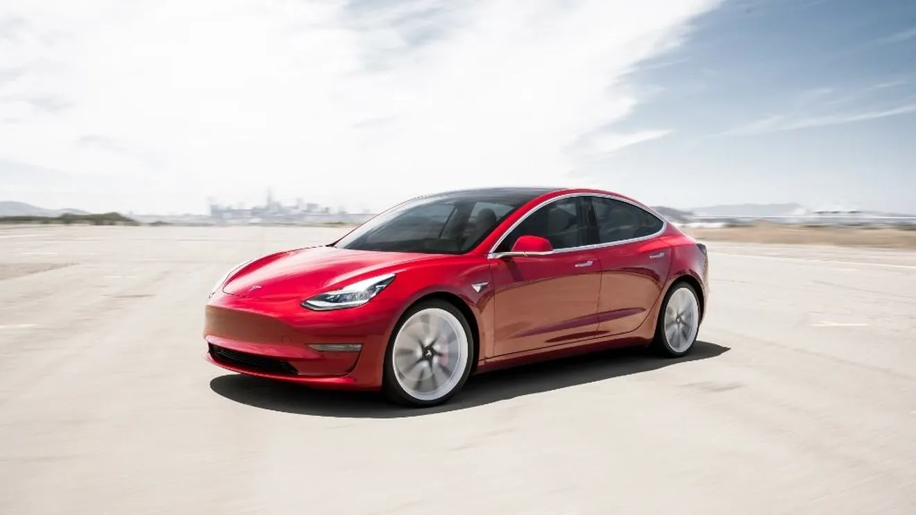 Noruega - Febrero 2019: El Tesla Model 3 entra por la puerta grande