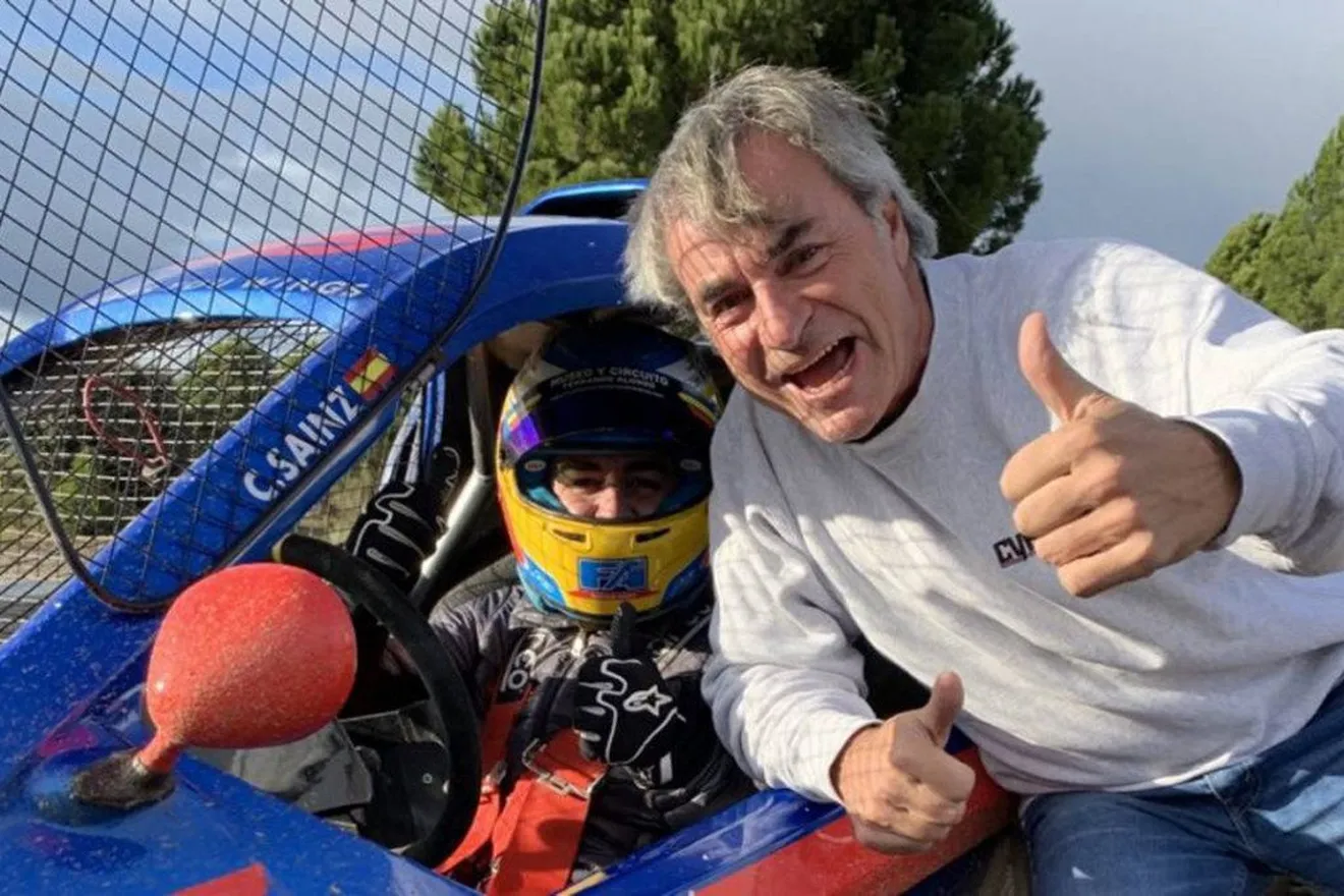 Carlos Sainz: "Sería bonito correr el Dakar con Alonso"