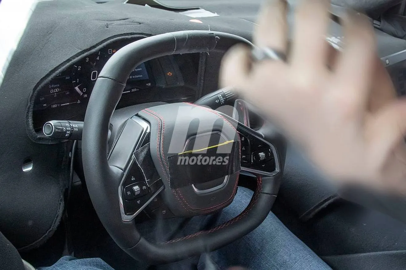 Las primeras imágenes del puesto de mandos del Chevrolet Corvette C8