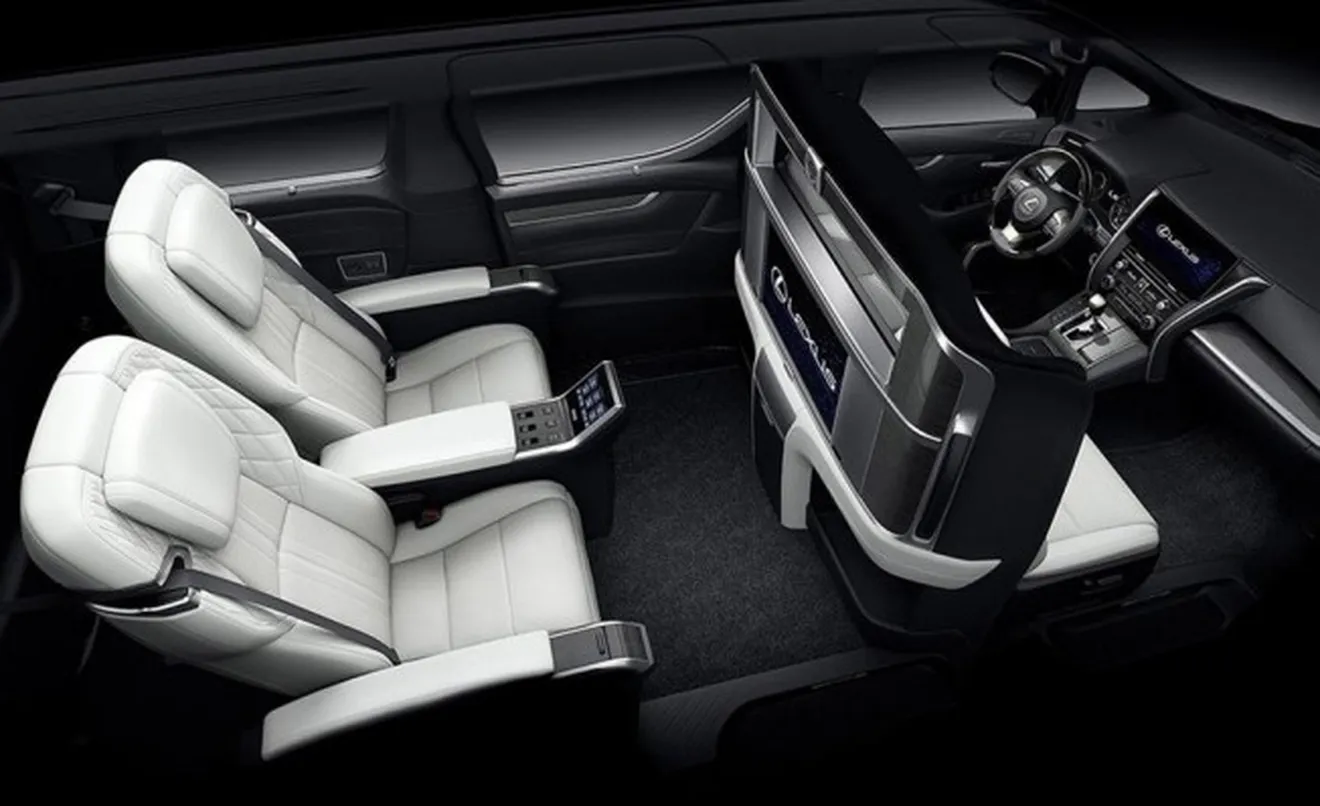 Lexus LM - interior