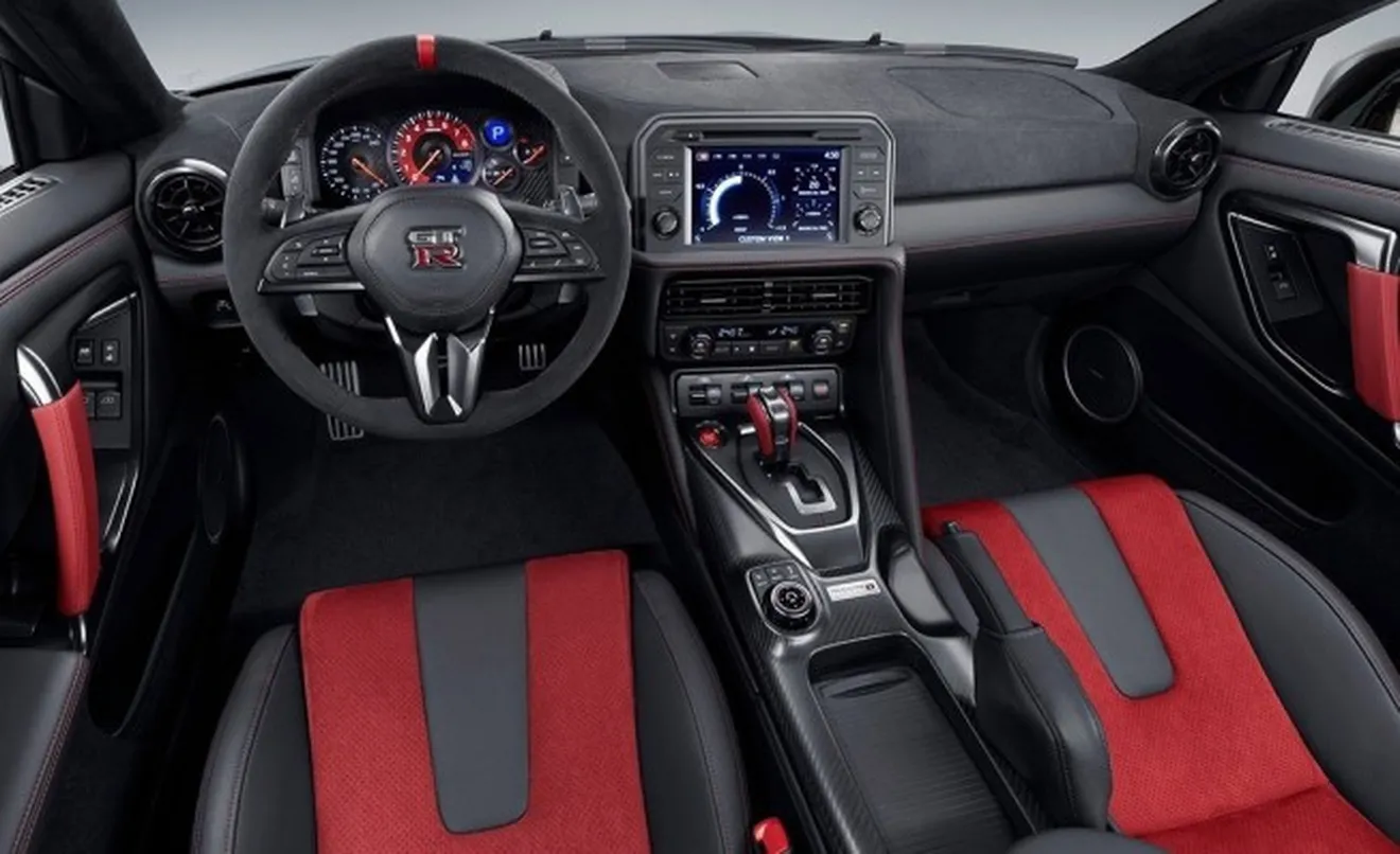 Nissan GT-R Nismo 2020 - interior