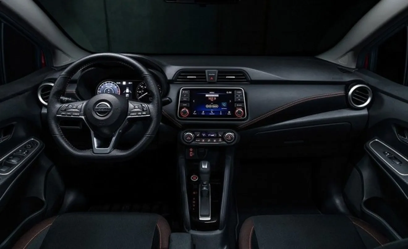 Nissan Versa 2020 - interior