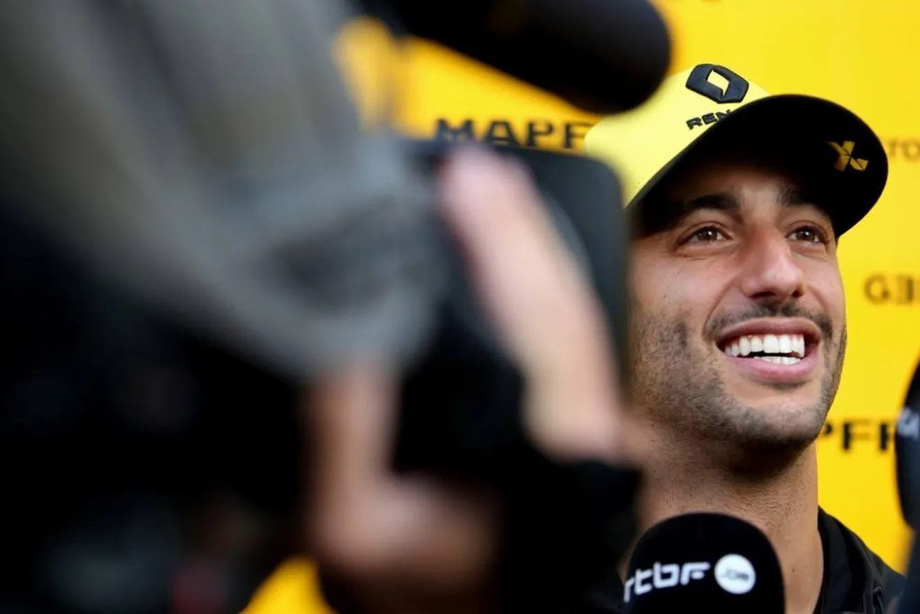 Ricciardo rinde tributo a Pérez por su récord en Bakú: "¡Qué leyenda!"
