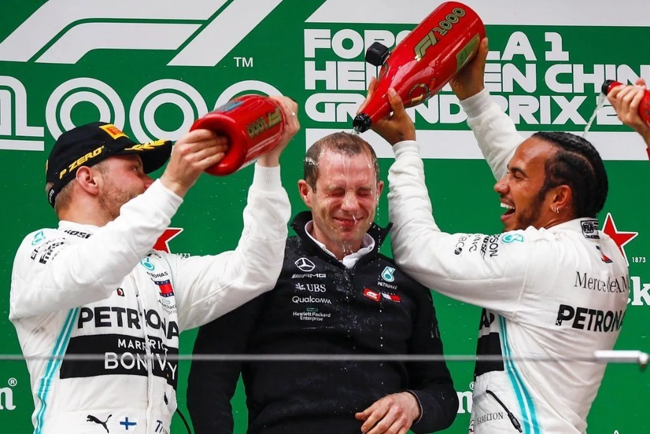 Tercer doblete de Mercedes: "Marcamos la diferencia, ¡y en la carrera 1000!"