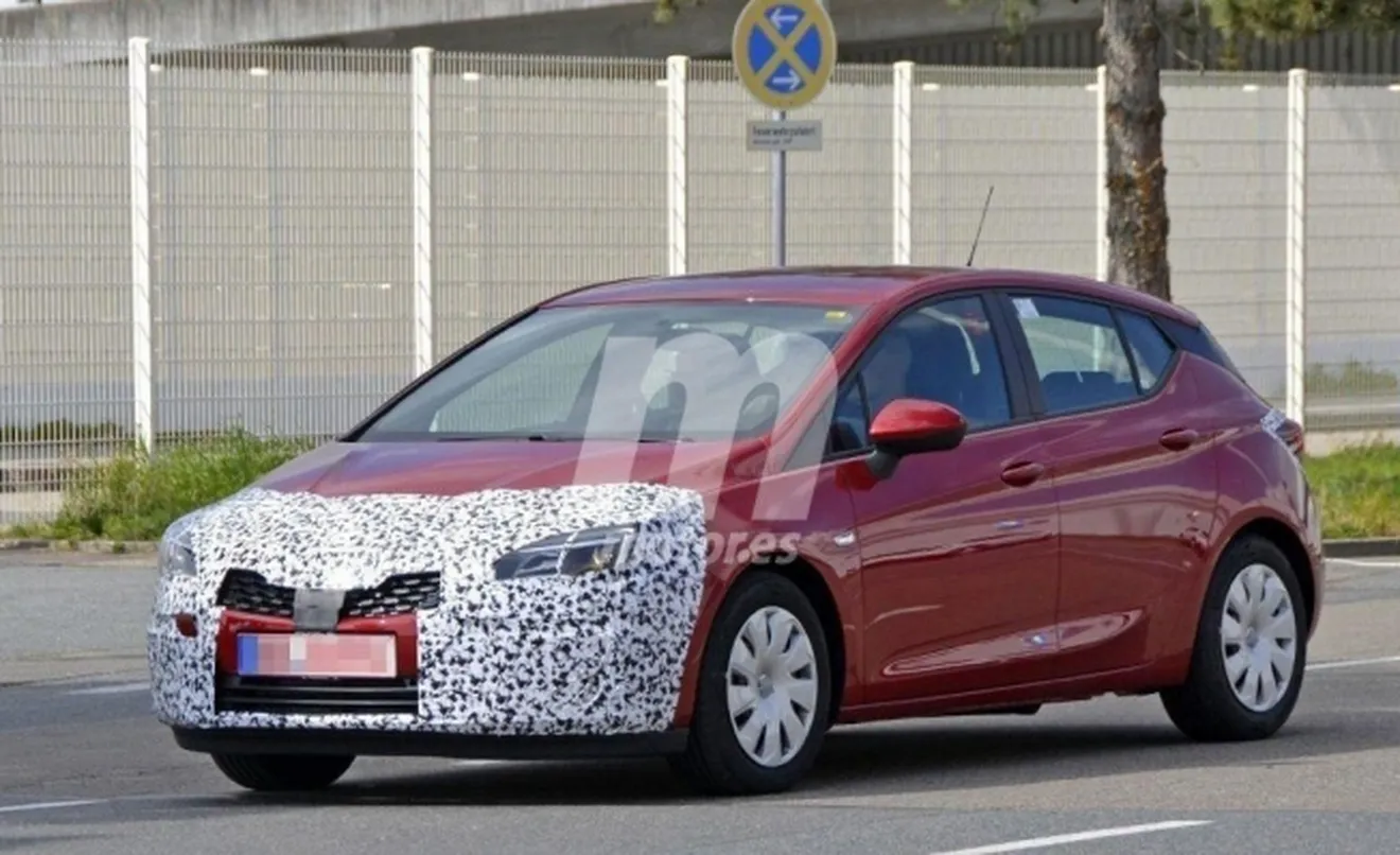 Opel Astra 2020 - foto espía
