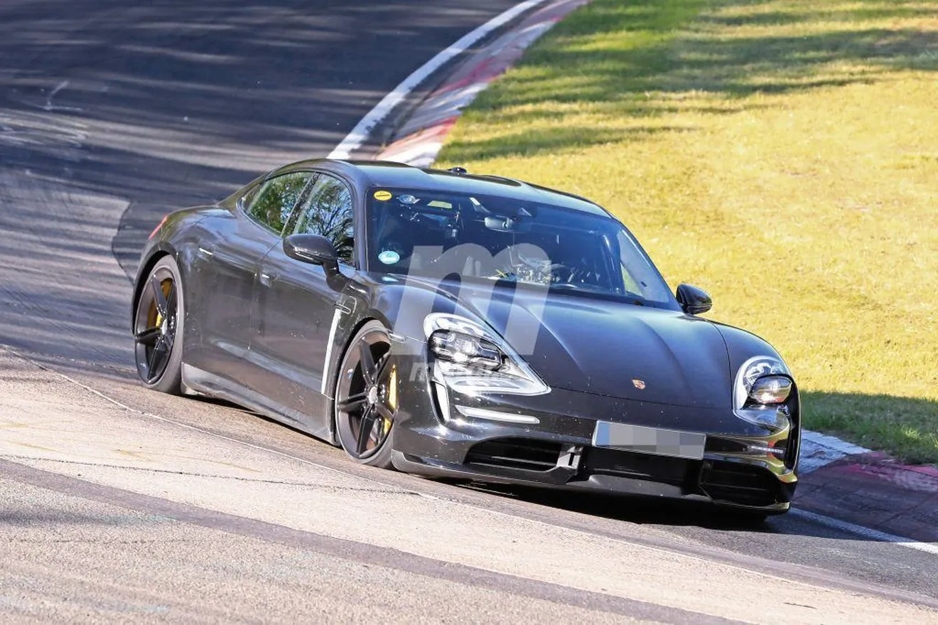 El Porsche Taycan ya va a por el crono en Nürburgring