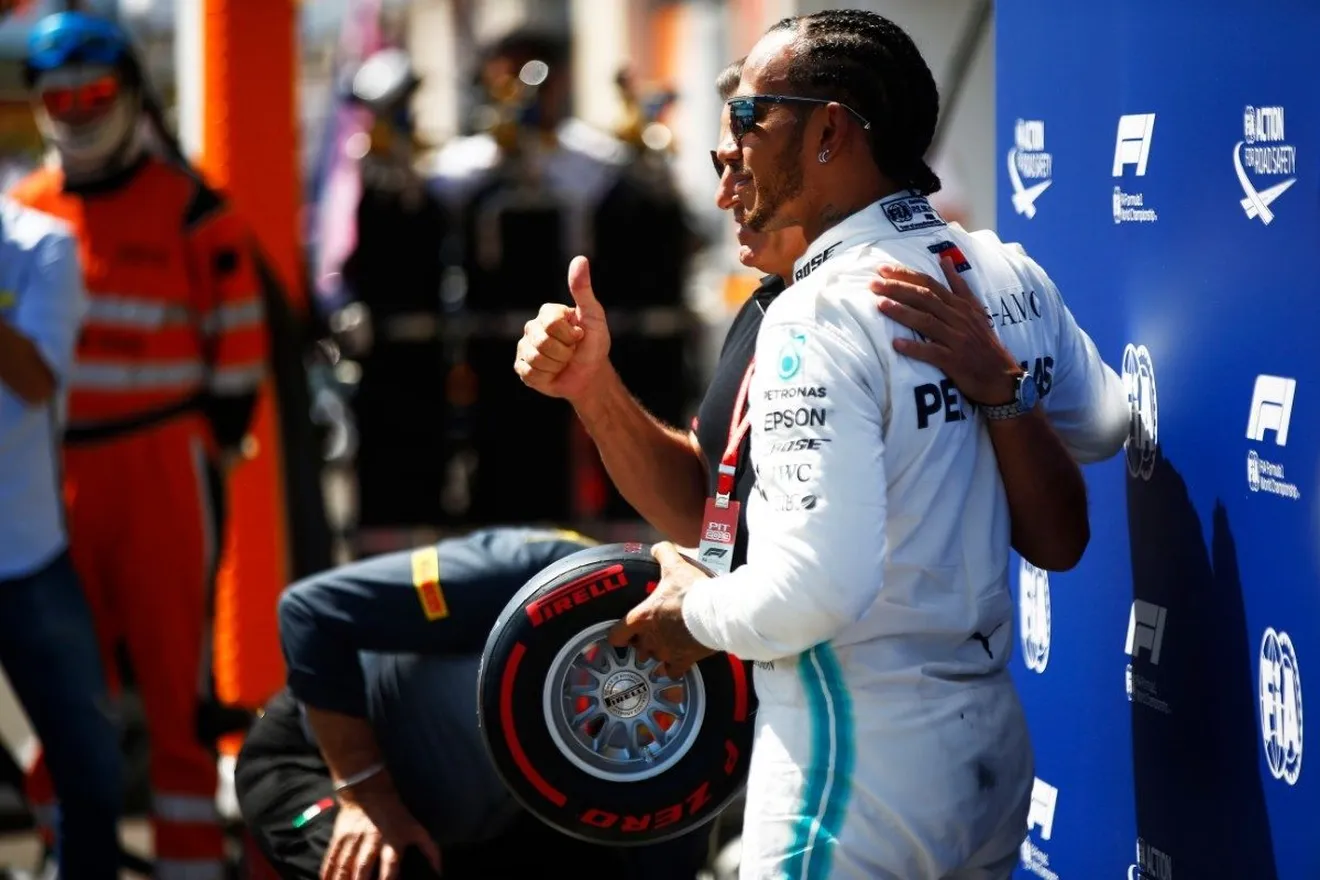 Hamilton cambia su discurso, Red Bull y Ferrari presionan: así es la lucha de los neumáticos