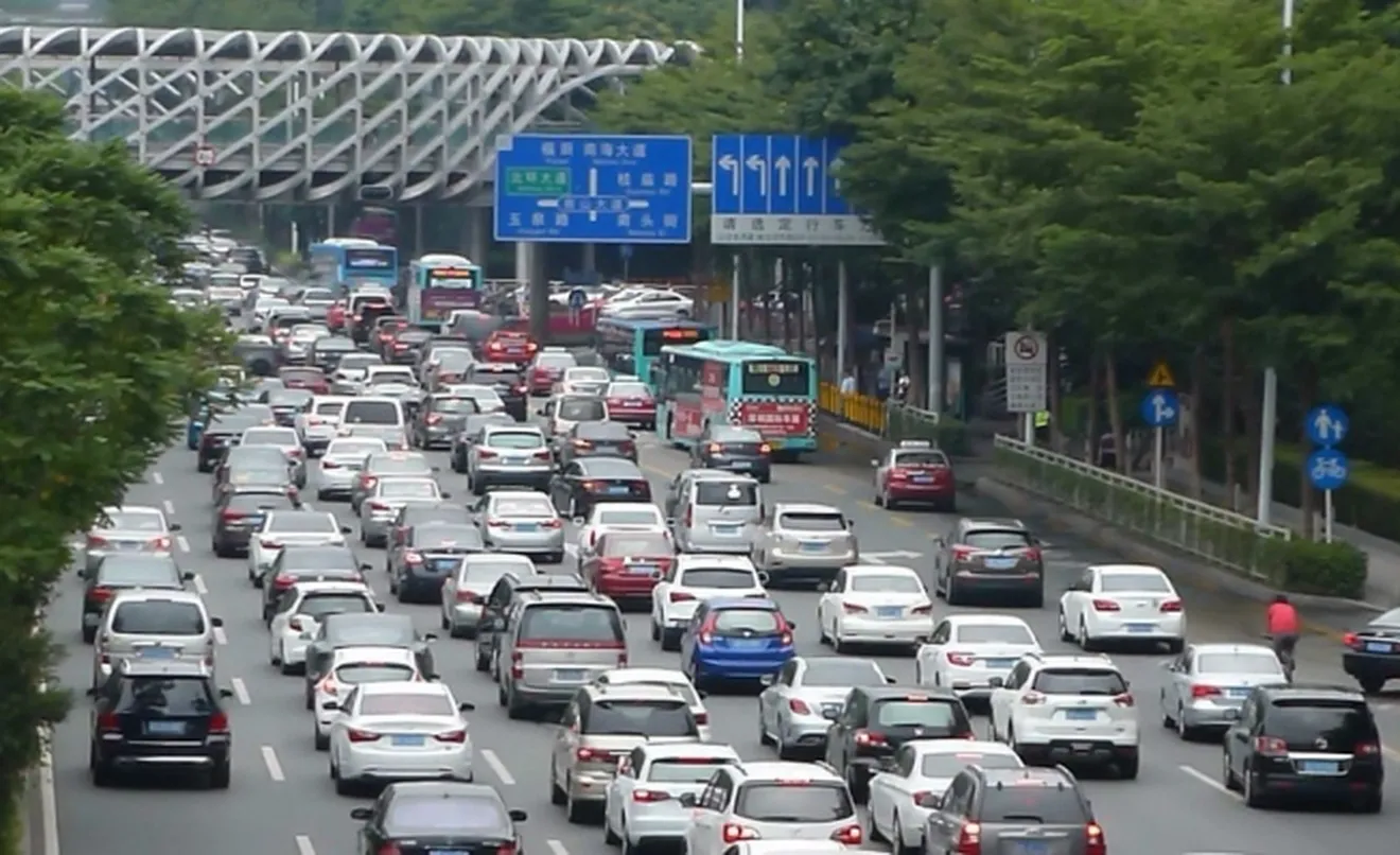 Tráfico en la ciudad de Shenzhen, China