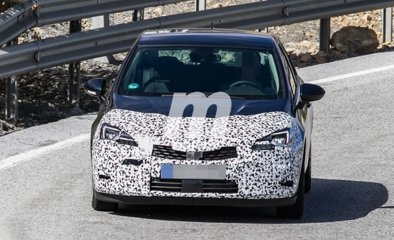 Opel Astra 2020 - foto espía frontal
