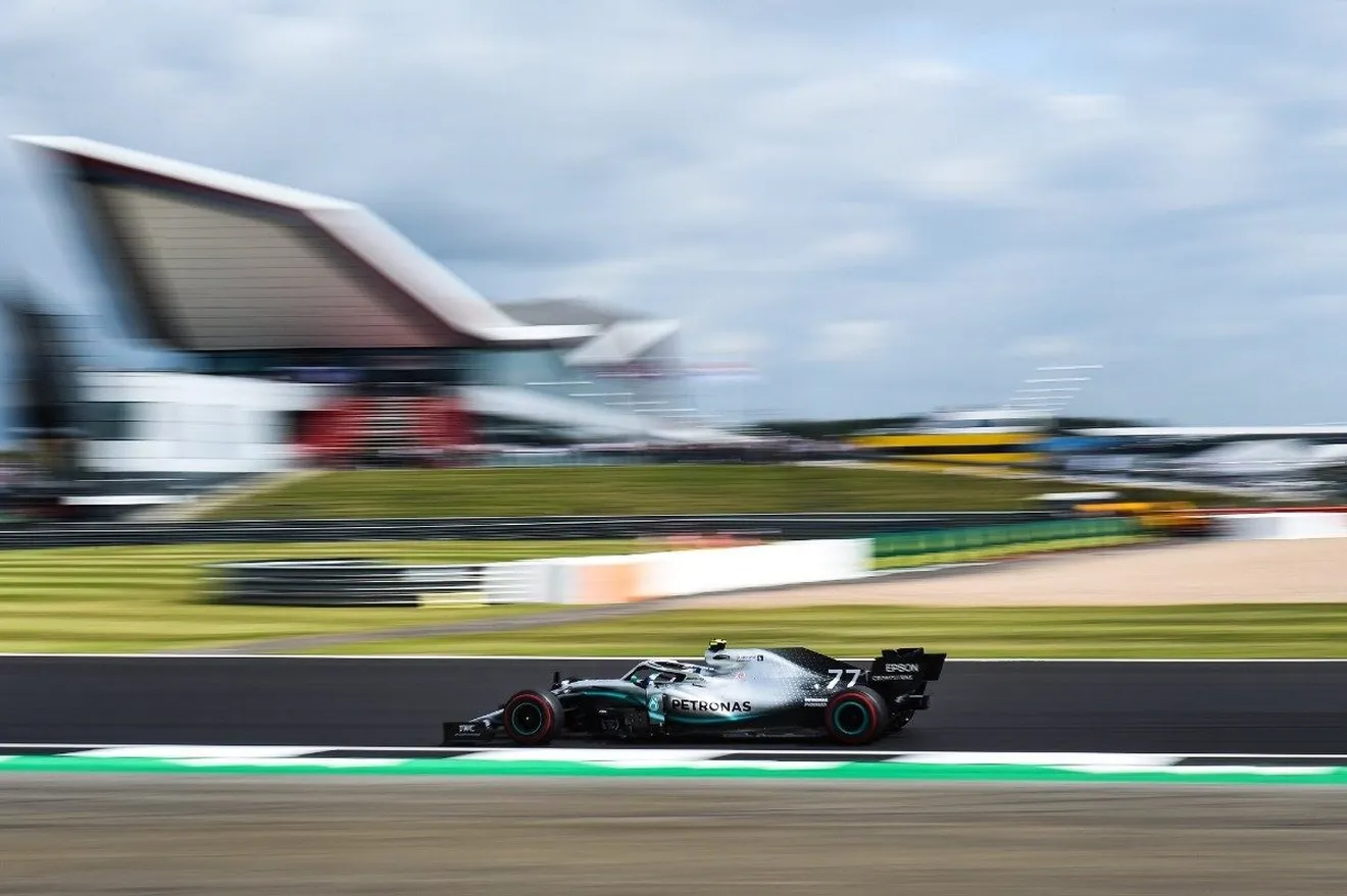 Bottas y Hamilton recuperan la normalidad en la segunda sesión