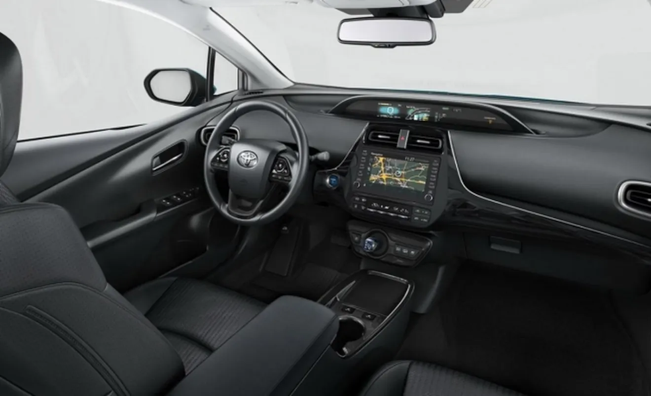 Toyota Prius PHEV 2019 - interior