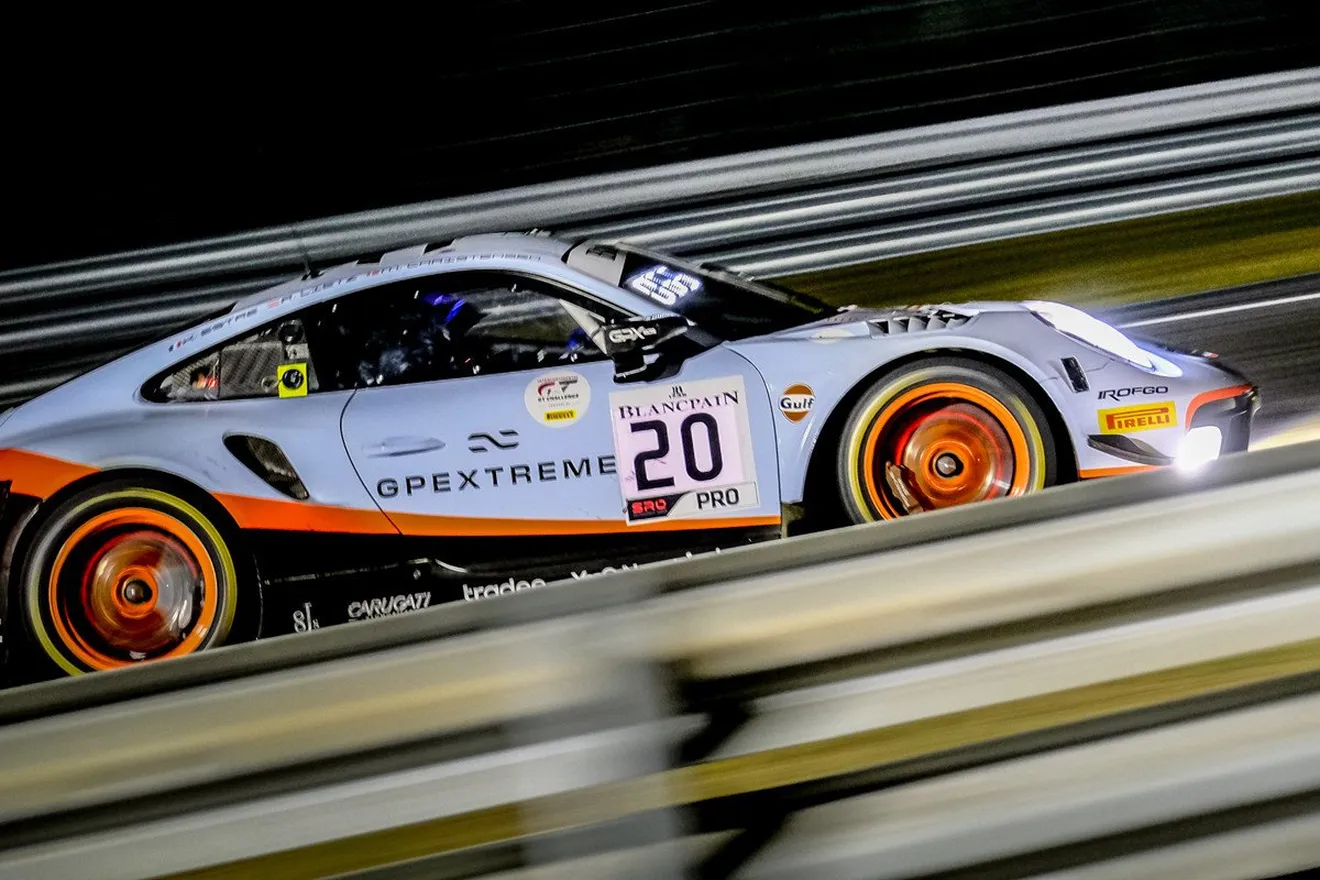 El Porsche #20 se deja ver en la práctica nocturna de Spa