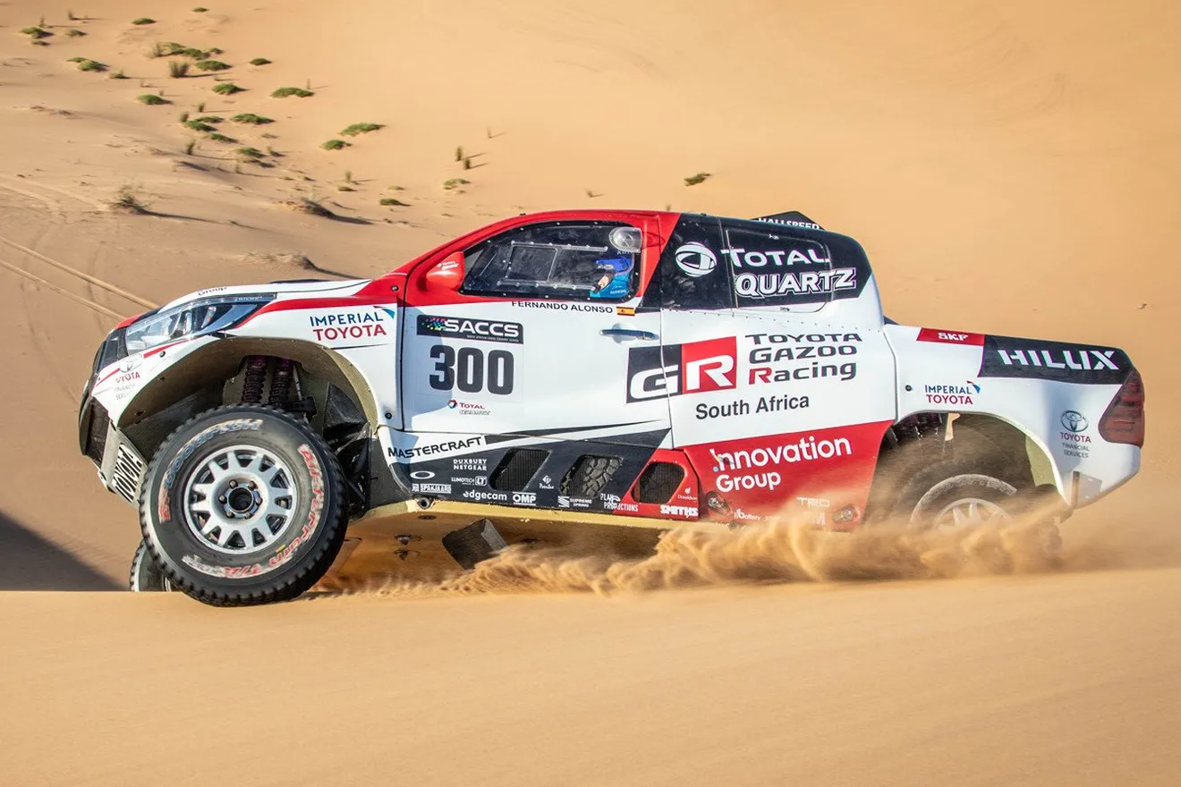Alonso suma casi mil kilómetros de test con el Toyota Hilux en Namibia