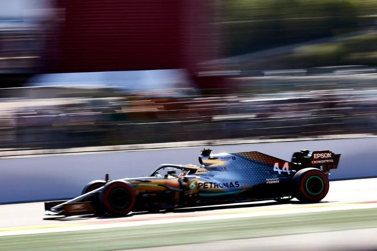 Mercedes ve inalcanzable a Ferrari: "Nos están matando en las rectas"